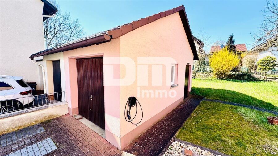 Zeitlose Eleganz trifft Moderne: Modernisiertes Einfamilienhaus mit großem Garten und Garage - Garage mit separatem Zugang + Wallbox